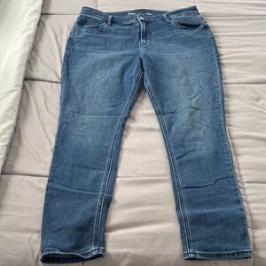 Old Navy High Rise Super Skinny Jeans Size 14 
Excellent Used Condition